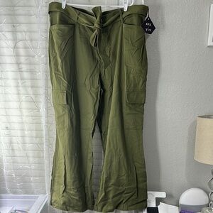 Ava & Viv Khaki Green Utility Pants